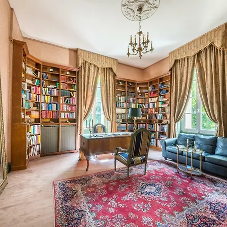 Chateau Le Parc De Mirambeau Guest house