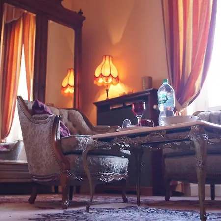 Chateau Le Parc De *