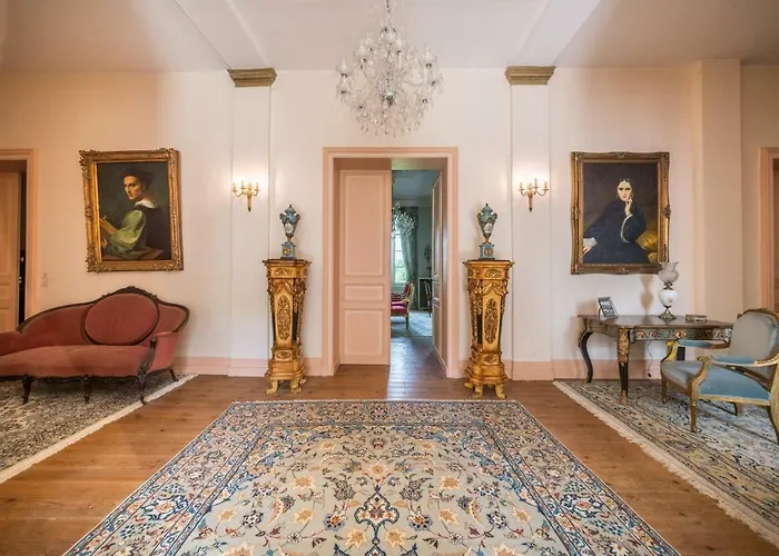 Chateau Le Parc De Mirambeau (Charente-Maritime)