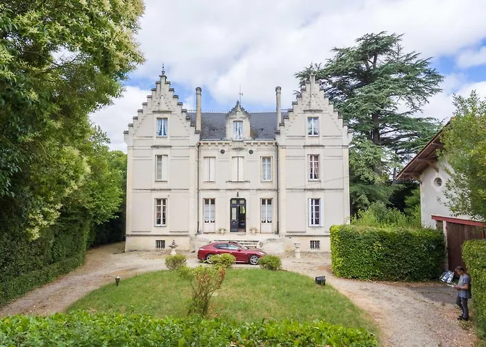 Guest house Chateau Le Parc De Mirambeau (Charente-Maritime)