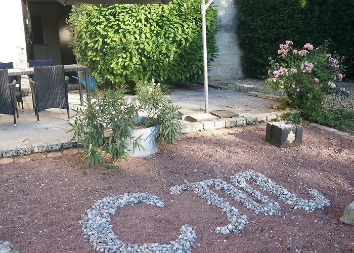 Chateau Le Parc De Mirambeau (Charente-Maritime)
