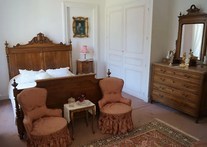 Guest house Chateau Le Parc De Mirambeau (Charente-Maritime)