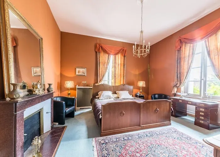 Guest house Chateau Le Parc De Mirambeau (Charente-Maritime)